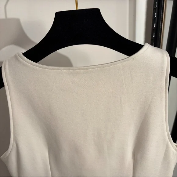 Schiaparelli Sleeveless White Zip-Front Crop Top with GoldHardware - Picture 8 of 9